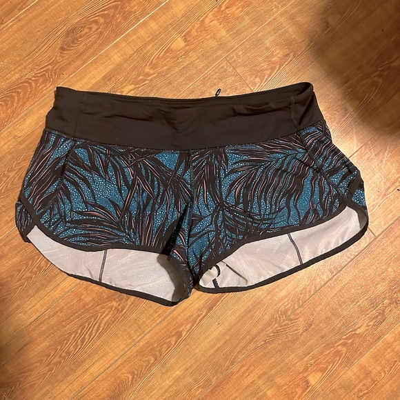 Lululemon shorts - Picture 2 of 5